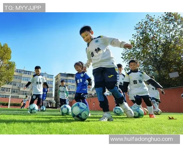 快速节奏风暴席卷绿茵场 外国足球巨星如何突破极限速度与技巧